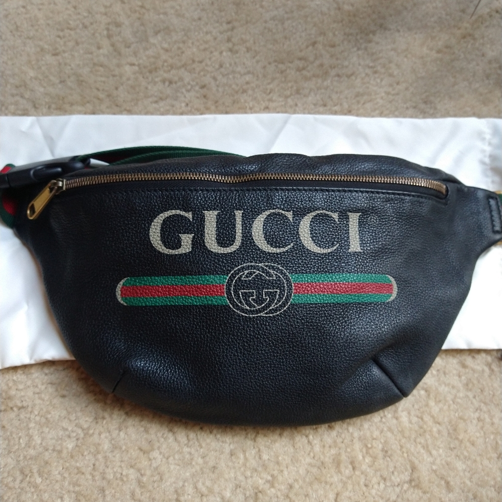 Gucci large black logo belt/bum bag